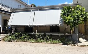 The Local Pin House - Ευρύχωρη μονοκατοικία, Λαμία